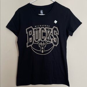 Milwaukee Bucks BasketBall Black Tee‎ Shirt Size Medium
